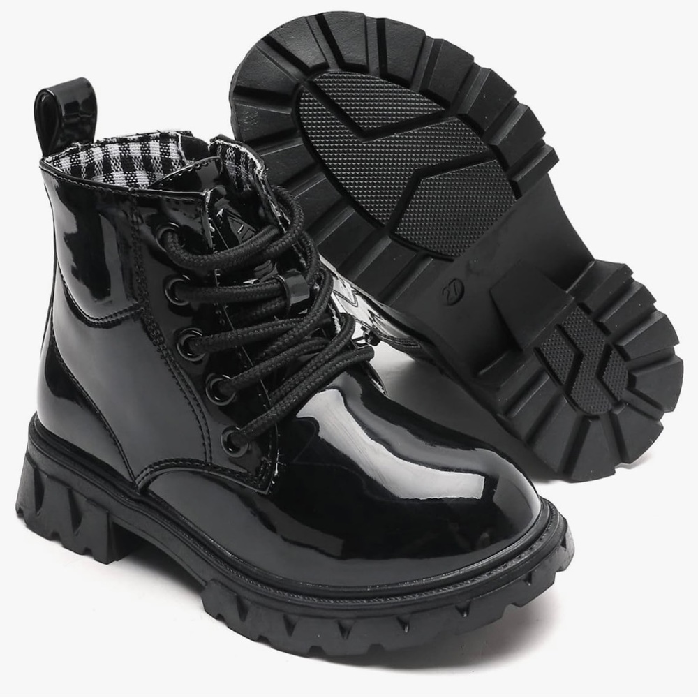 Toddler size 6 black lace up combat ankle boots with zipper - great condition!